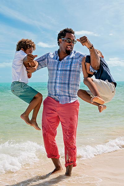 Dhani Jones with his 2 kids