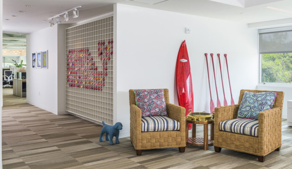 vineyard vines headquarters seating area